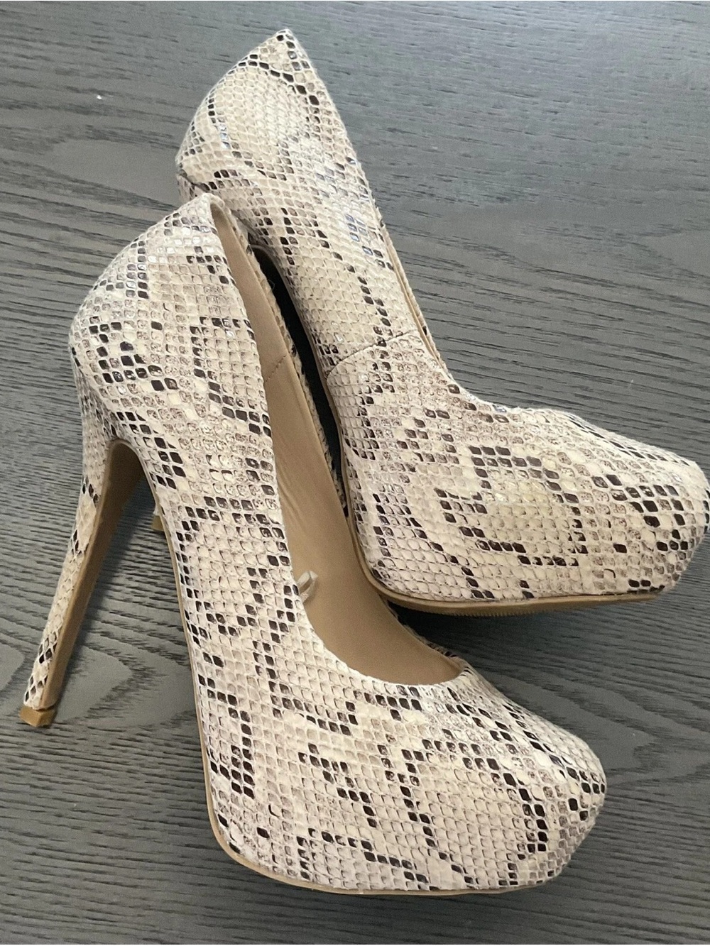 Steve Madden Beige Snake-Print Platform Pump